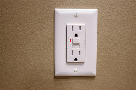 what are grounded outlets called